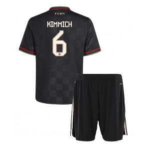 Bayern Munich Joshua Kimmich #6 Tredjetrøje Børn 2025-26 Kortærmet (+ Korte bukser)